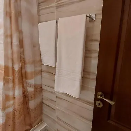 Ambiennt Πανσιόν 4*