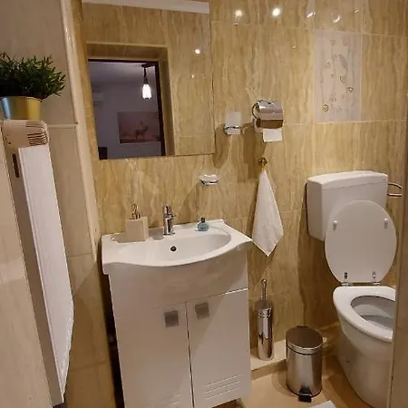 Ambiennt Konukevi Bükreş