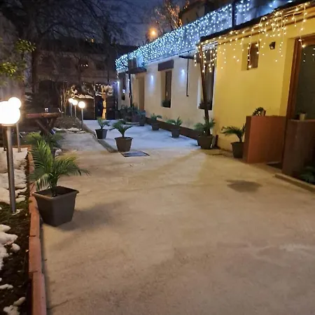 Ambiennt Konukevi Bükreş