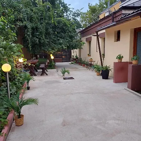 بيت ضيافة Ambiennt بوخارست